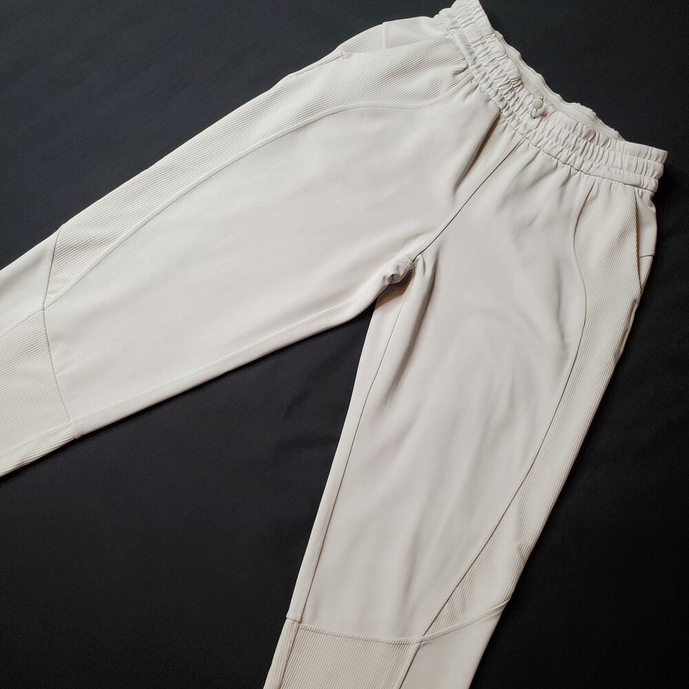 Lululemon Women's Size 6 Brushed Softstreme Ribbed High-Rise Jogger White Opal